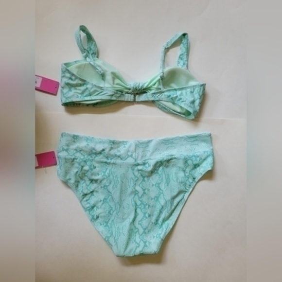 XXL Swimsuit - Picture 3 of 3